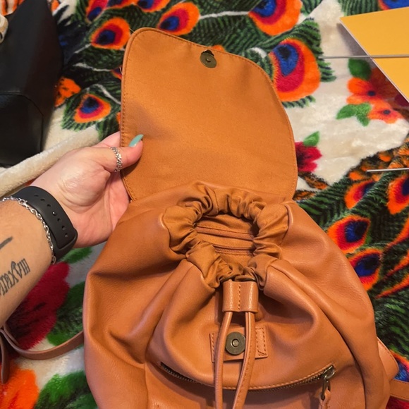 Universal thread backpack - Picture 2 of 5